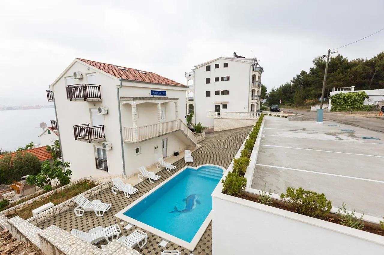 Apartment In Okrug Donji With Sea View, Balcony, Air Conditioning, Wifi 5166-3 Donji Okrug  0*, Donji Okrug (Ciovo) Croatia