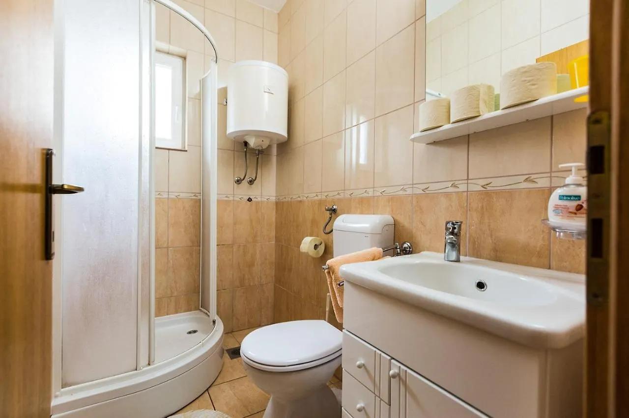 Apartment In Okrug Donji With Sea View, Balcony, Air Conditioning, Wifi 5166-3 Donji Okrug   Donji Okrug (Ciovo)