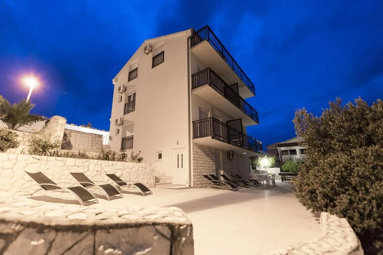 Apartment In Okrug Donji With Sea View, Balcony, Air Conditioning, Wifi 5166-3 Donji Okrug  Donji Okrug (Ciovo)