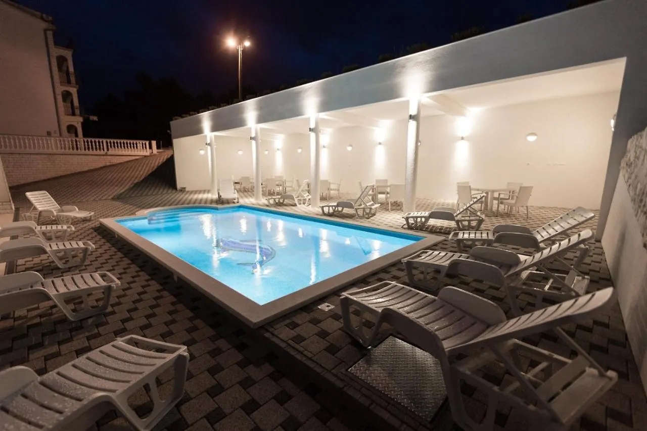 Apartment In Okrug Donji With Sea View, Balcony, Air Conditioning, Wifi 5166-3 Donji Okrug