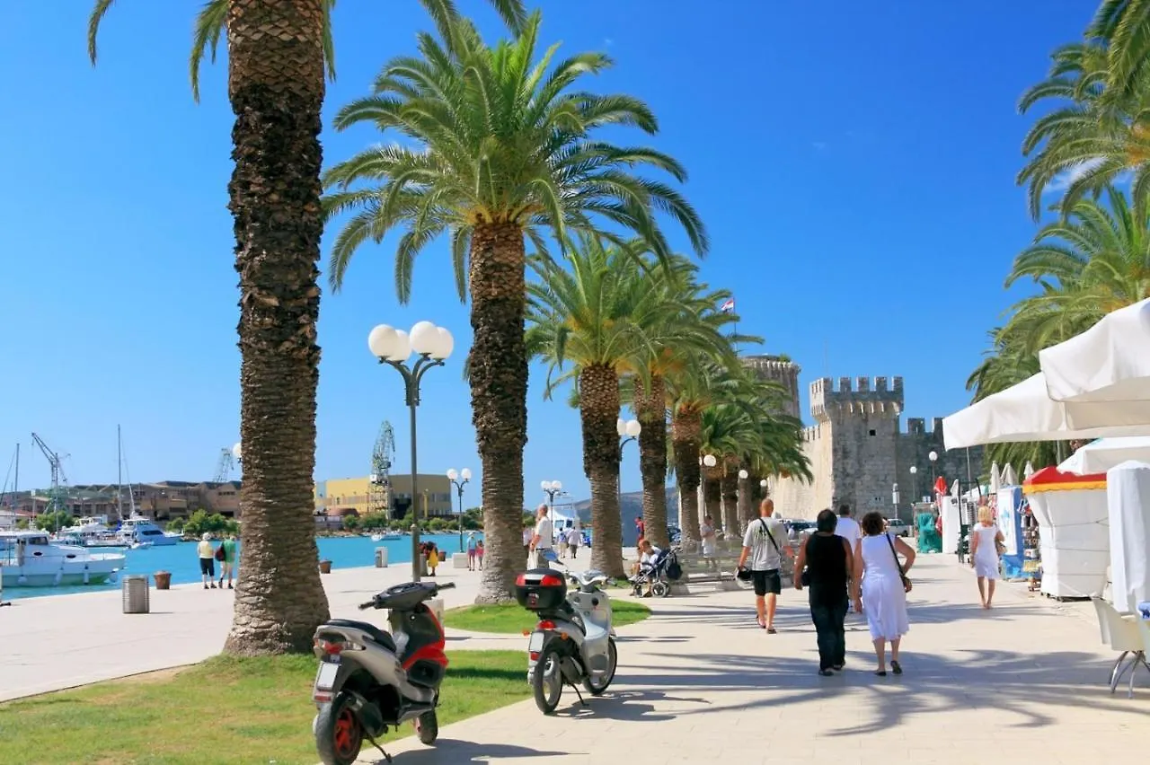 Apartment In Okrug Donji With Sea View, Balcony, Air Conditioning, Wifi 5166-3 Donji Okrug  Hırvatistan